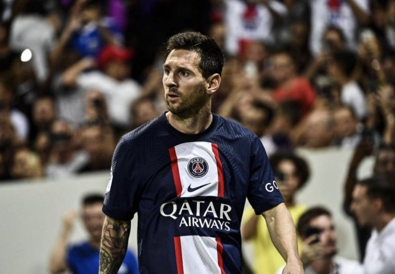 جای مسی بودم به پاریس برنمیگشتم / این PSG است که باید از مسی عذرخواهی کند!