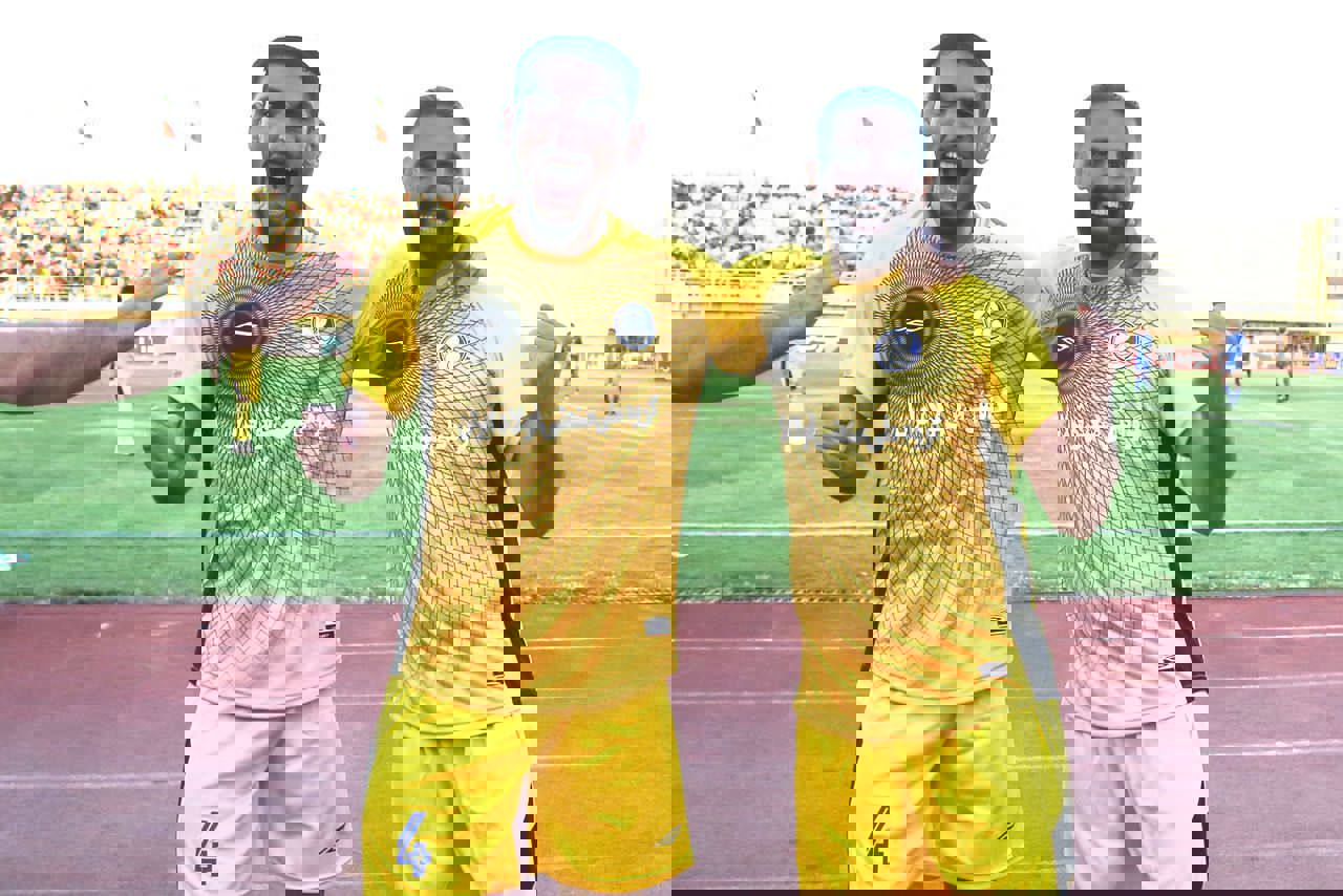 1871240