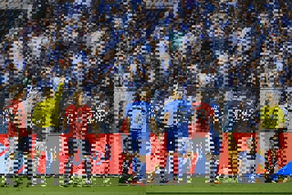 1871308