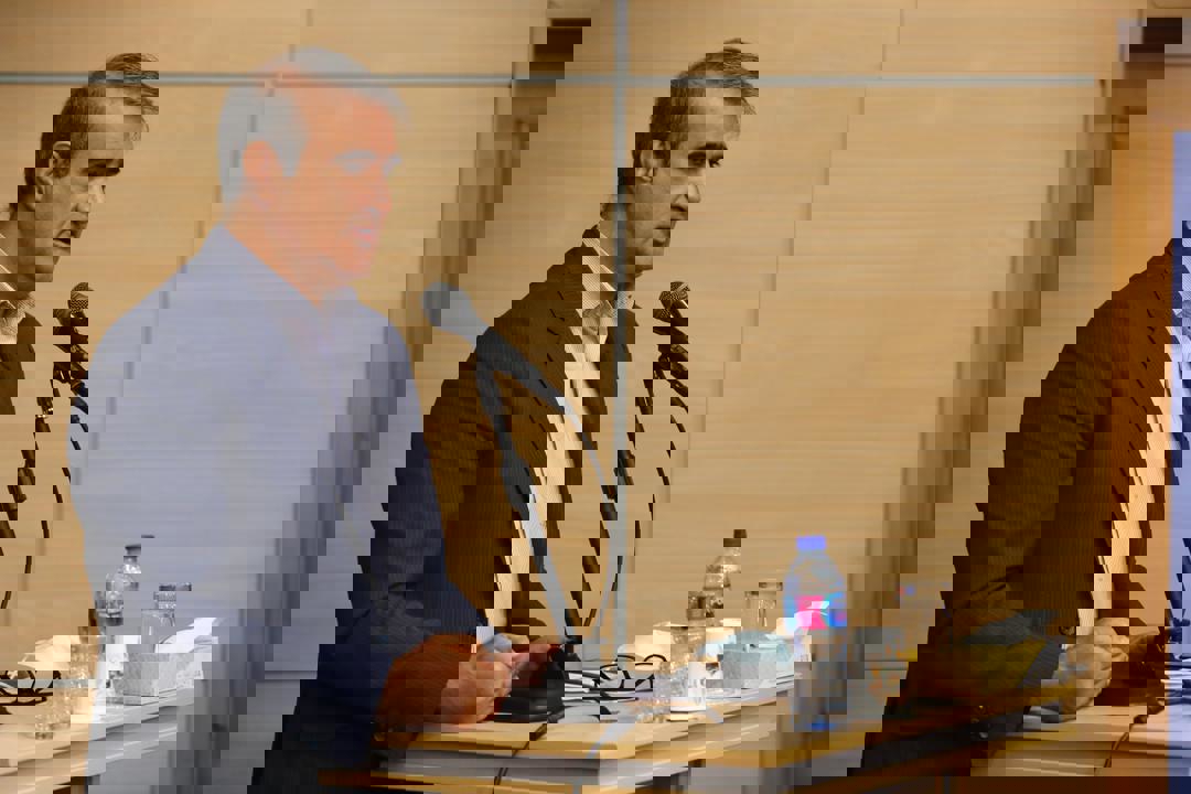 1871241
