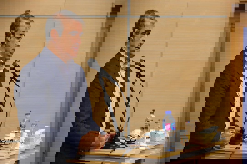 1871241