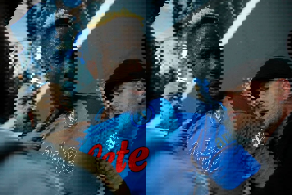 1871253
