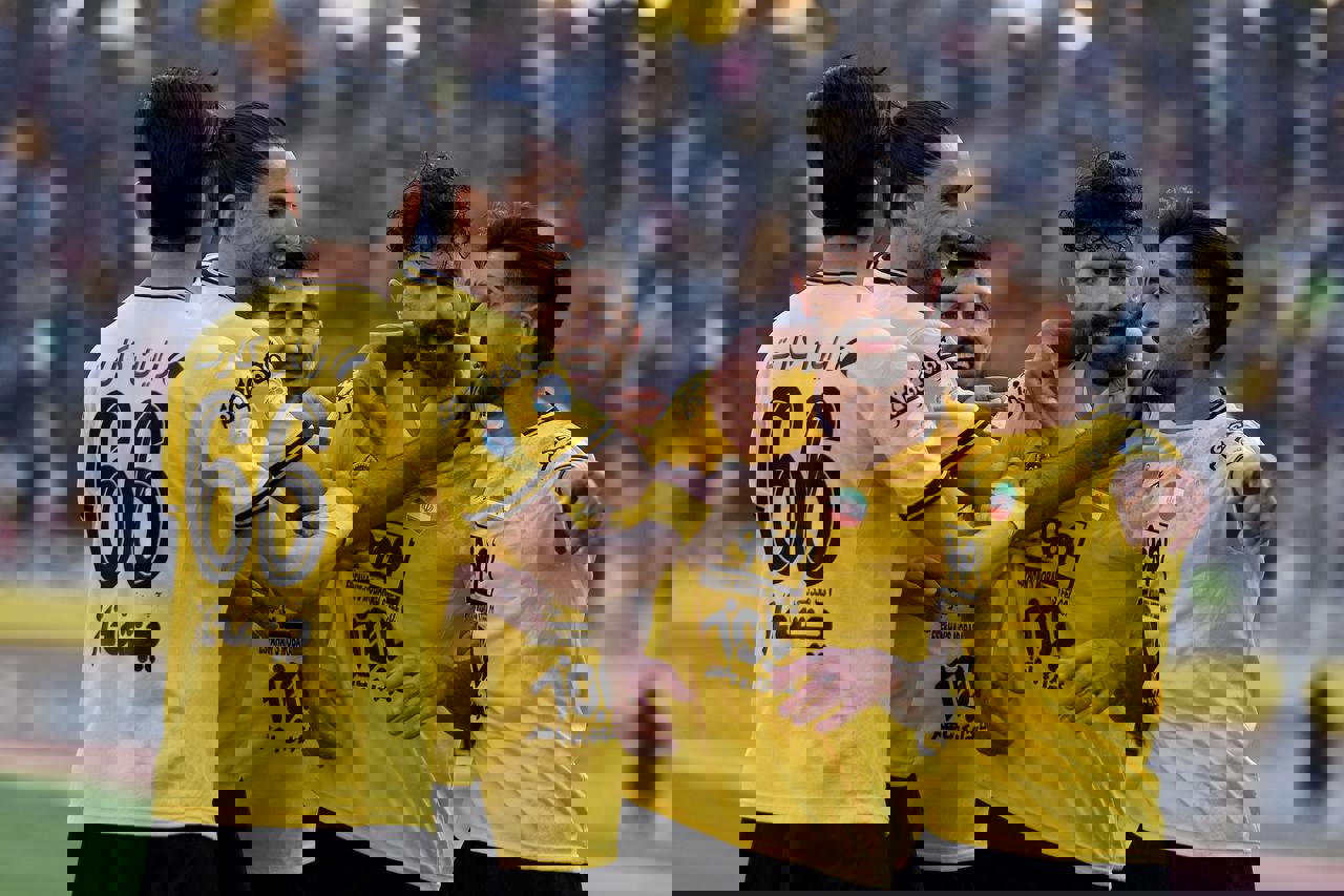 1871411