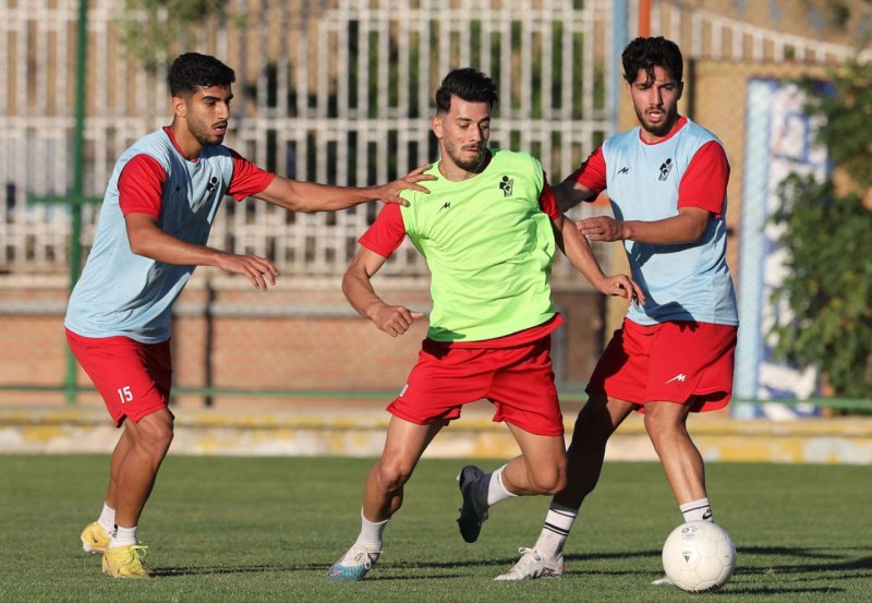 پیکان ایزوله به پرسپولیس رسید (عکس)