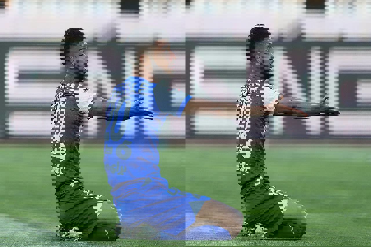 1871388