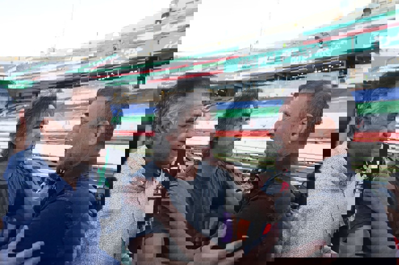 1871429