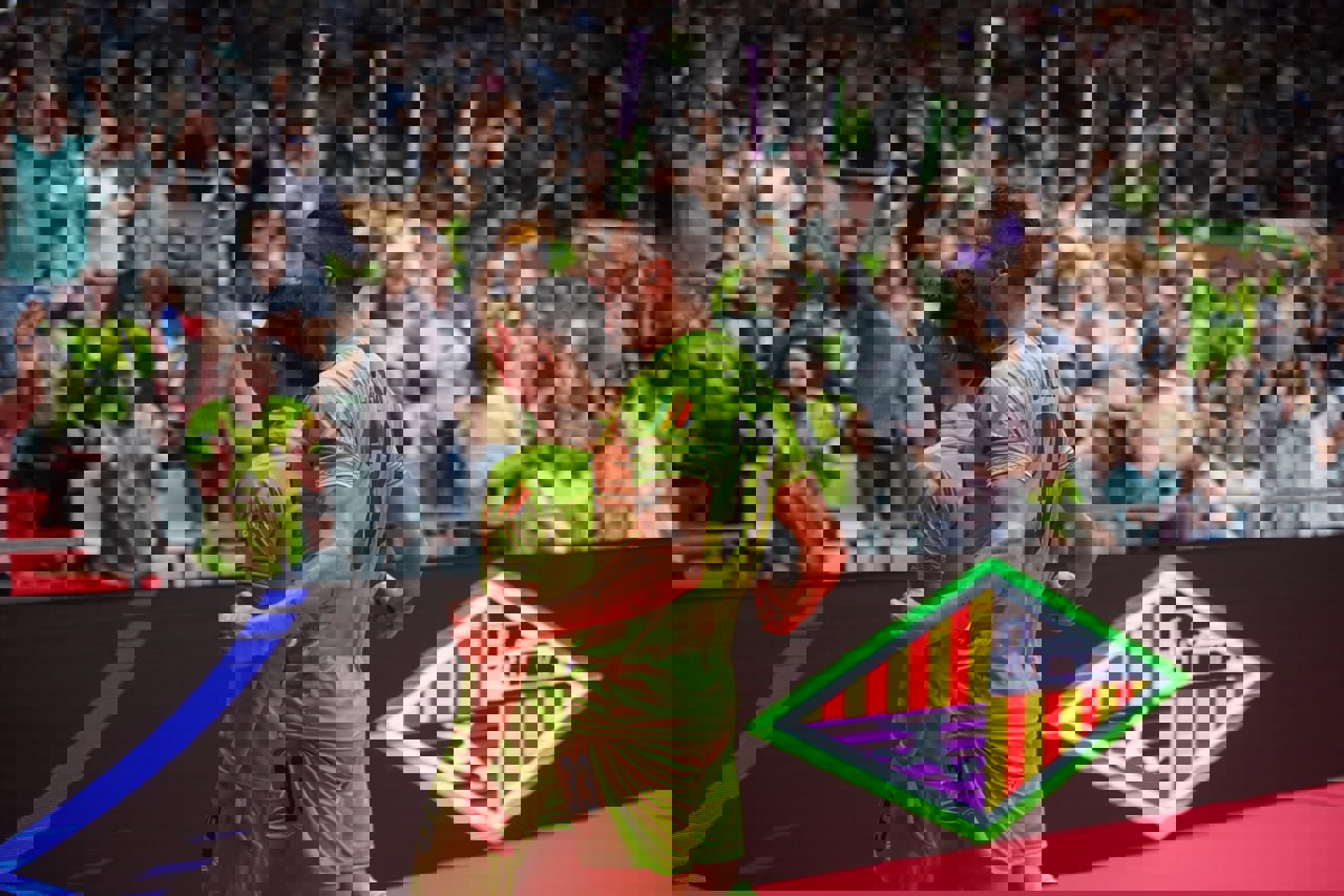 1871544