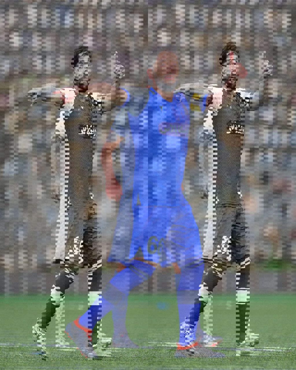 1871565