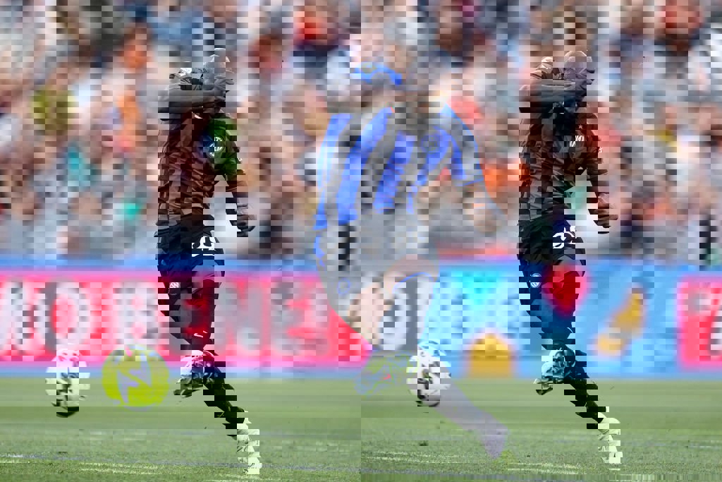 1872106