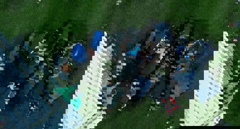 1871598