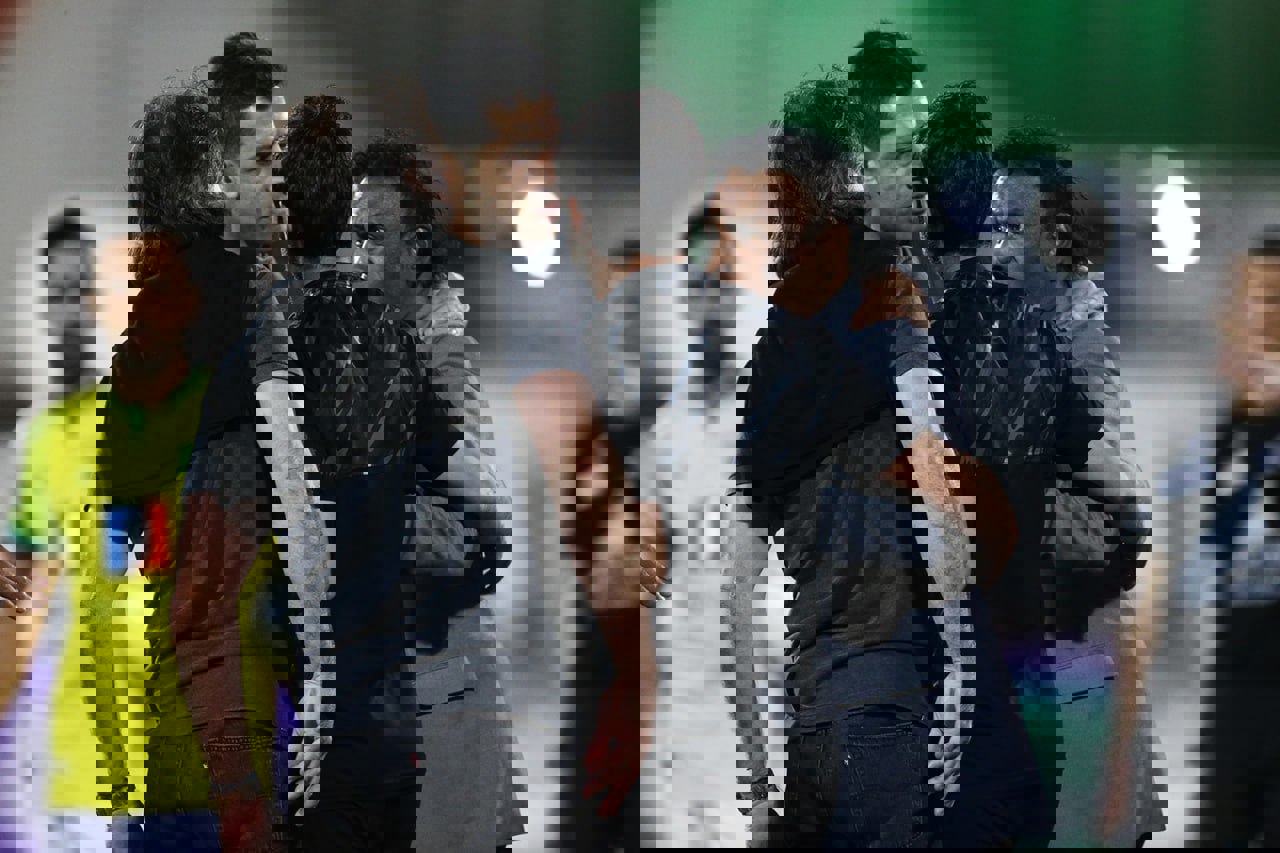 1871672