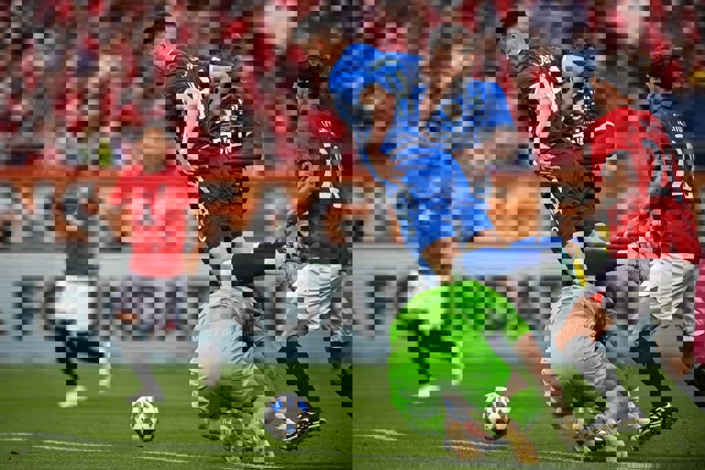 1871699