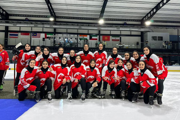 دختران هاکی روی یخ ایران در یک قدمی فتح آسیا