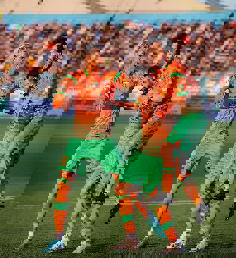 1872144