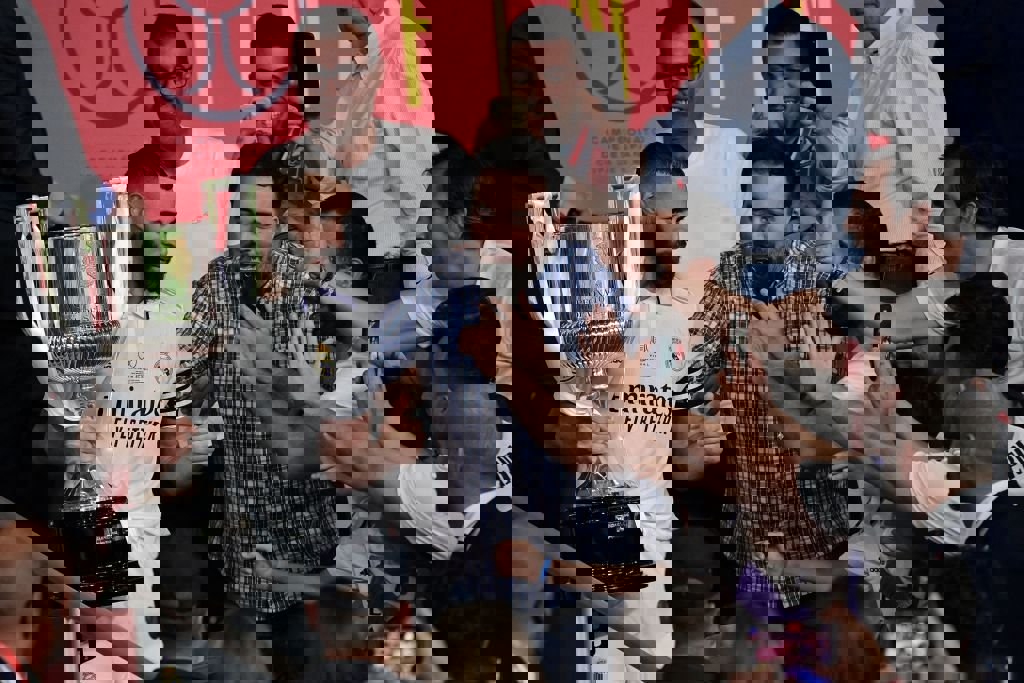 1872258