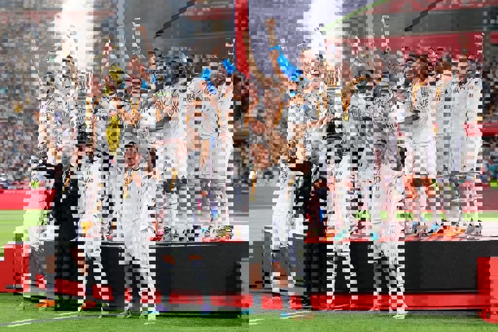 1872259