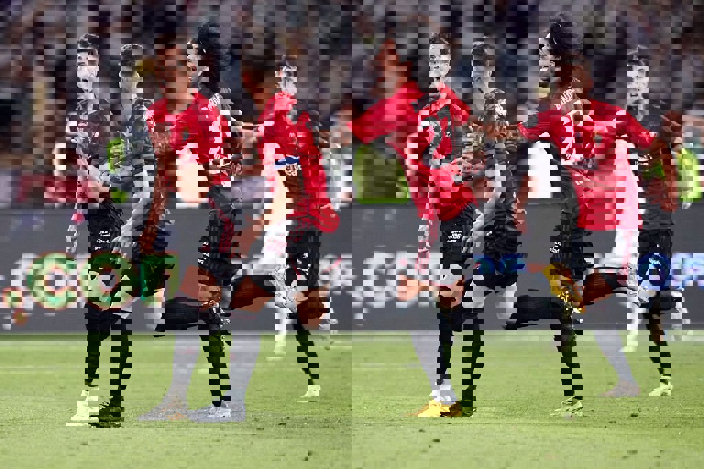 1872225