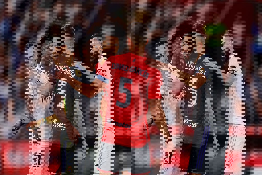 1872226