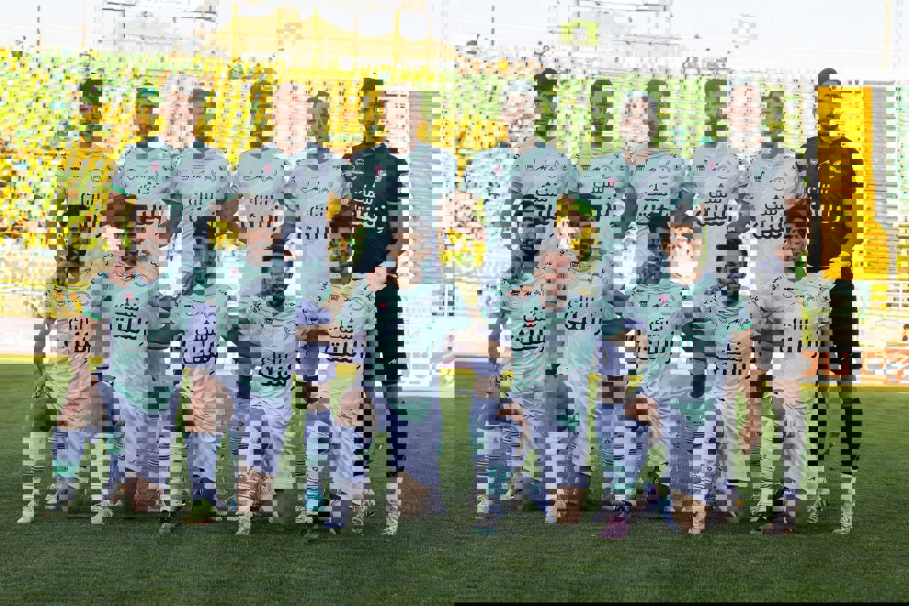 1872406