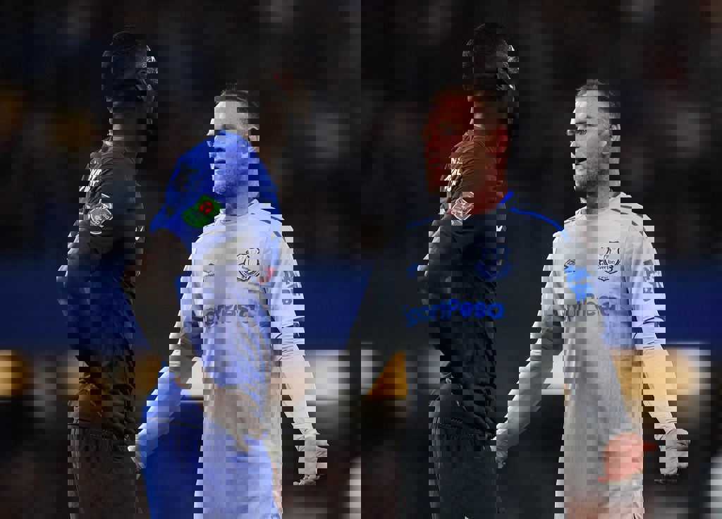 1872437
