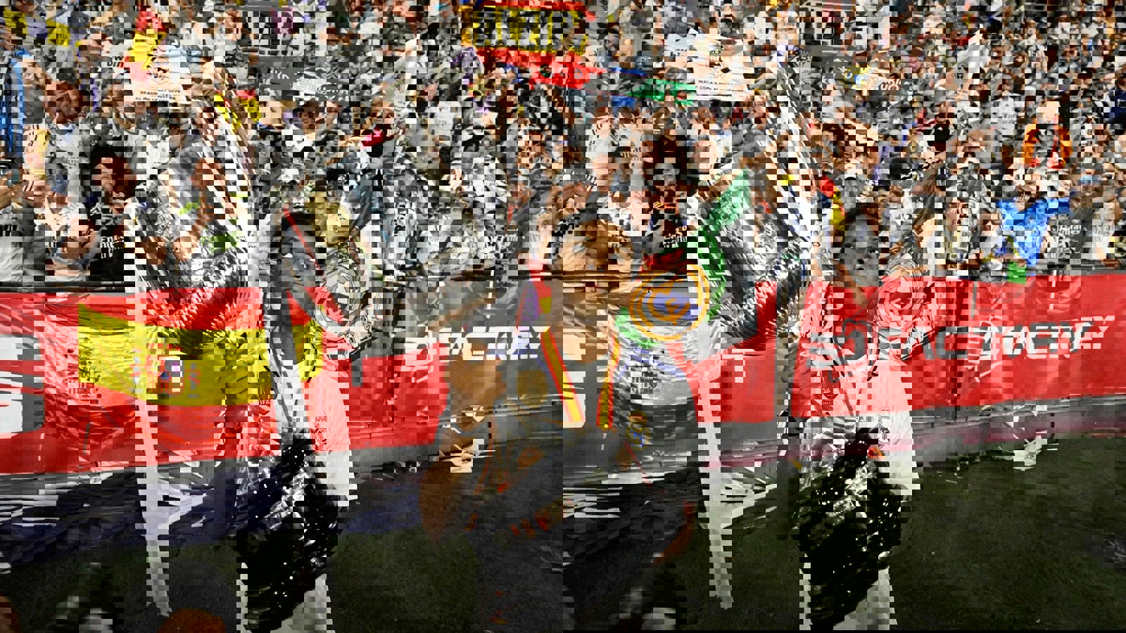 1872497