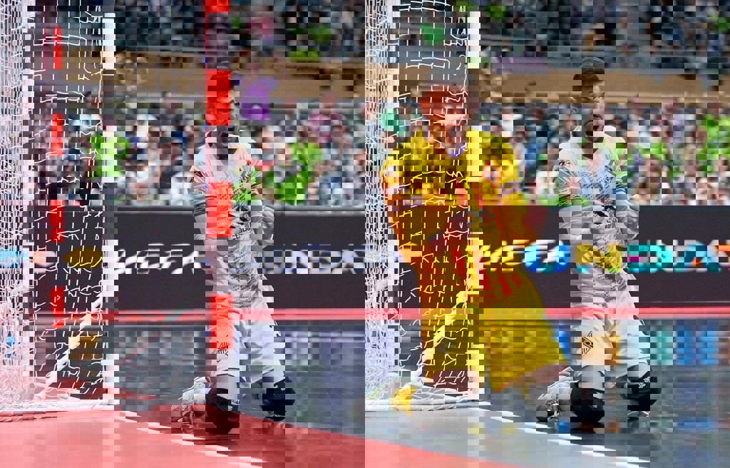 1872673
