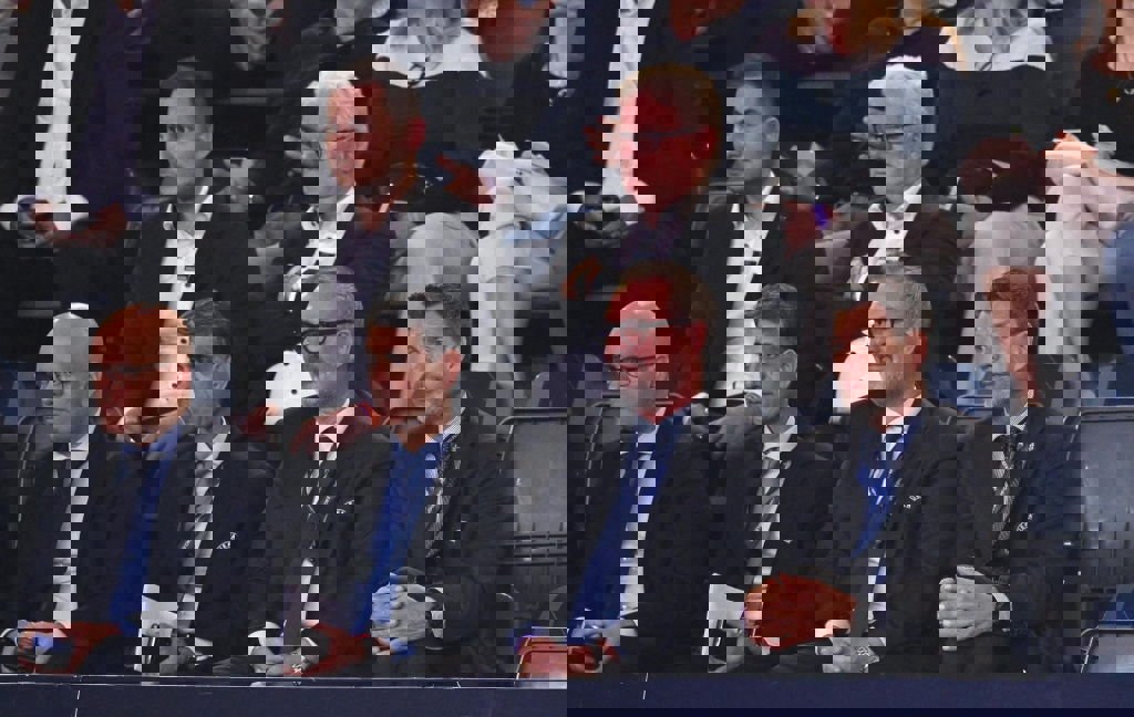 1872672