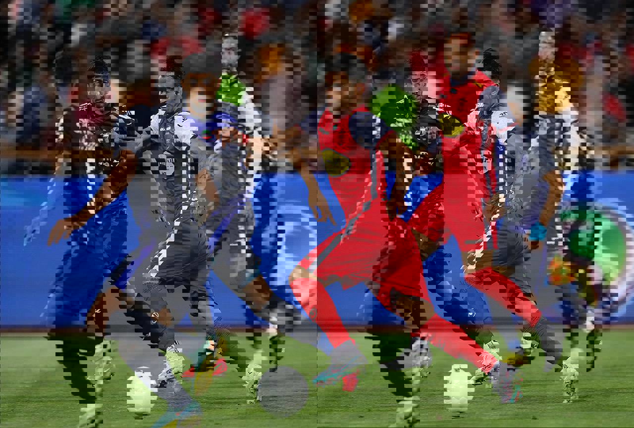 1872688