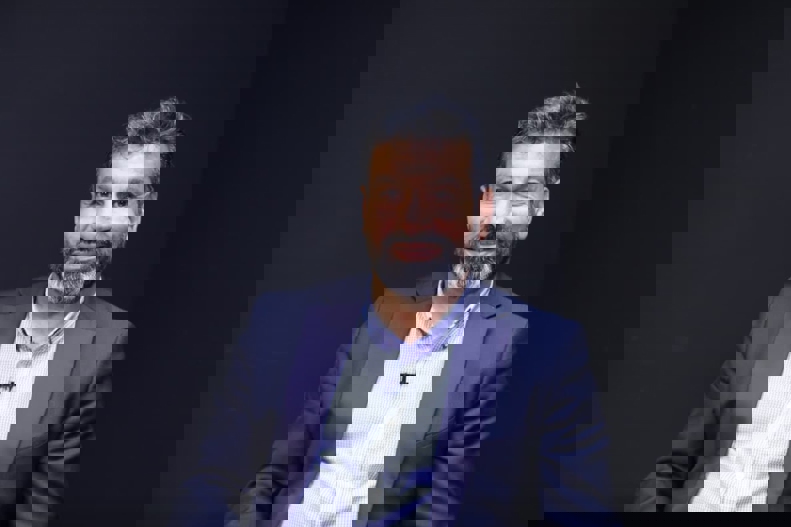 1872765