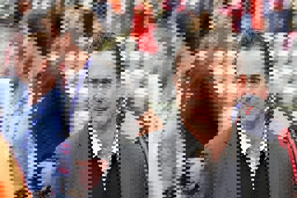 1872841