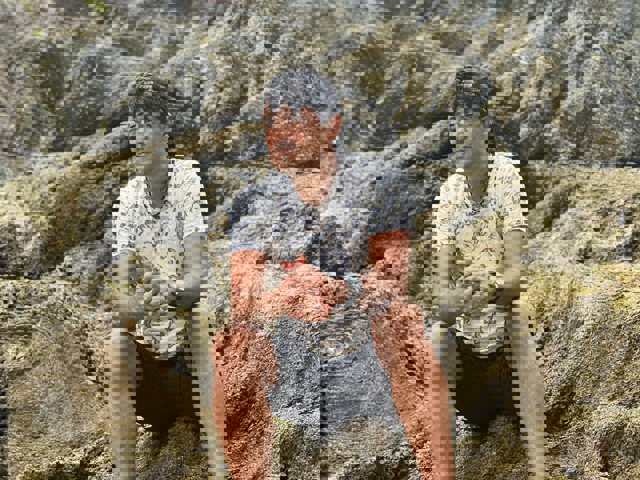 1872980