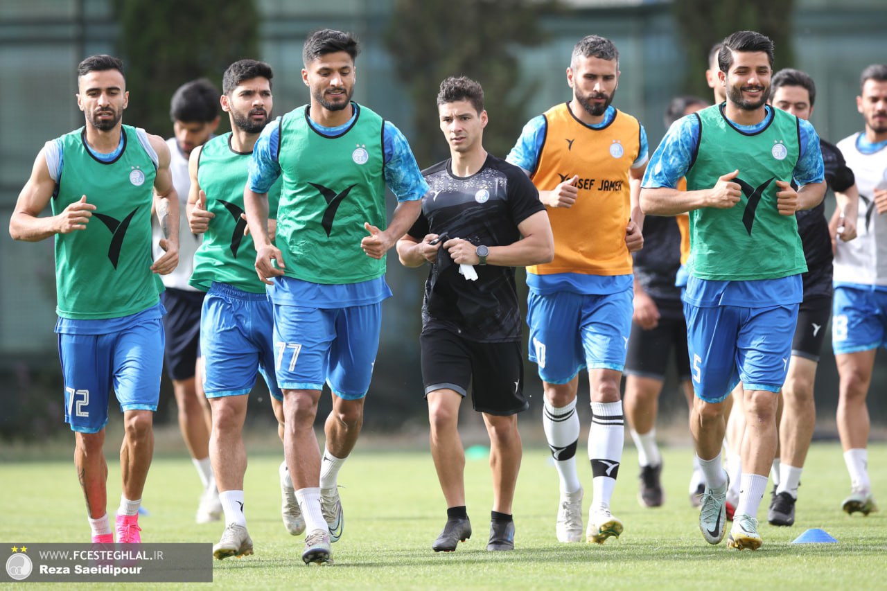 1872958