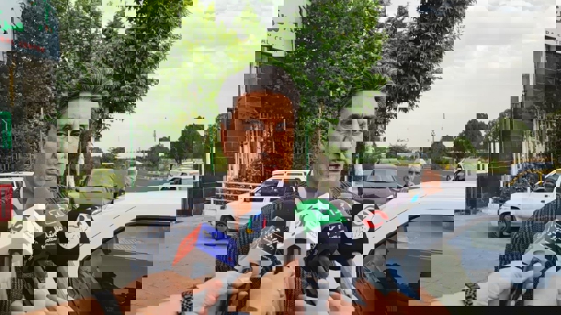 1872926