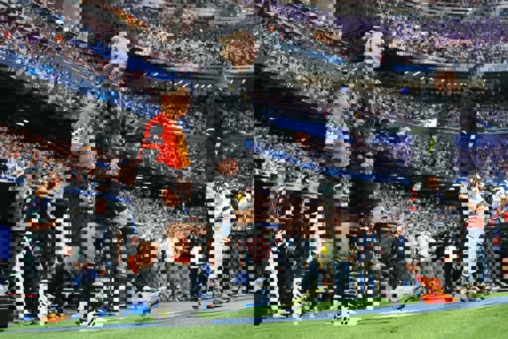1873313