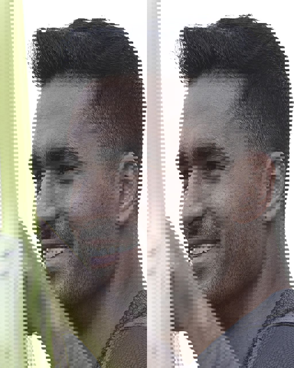 1873698