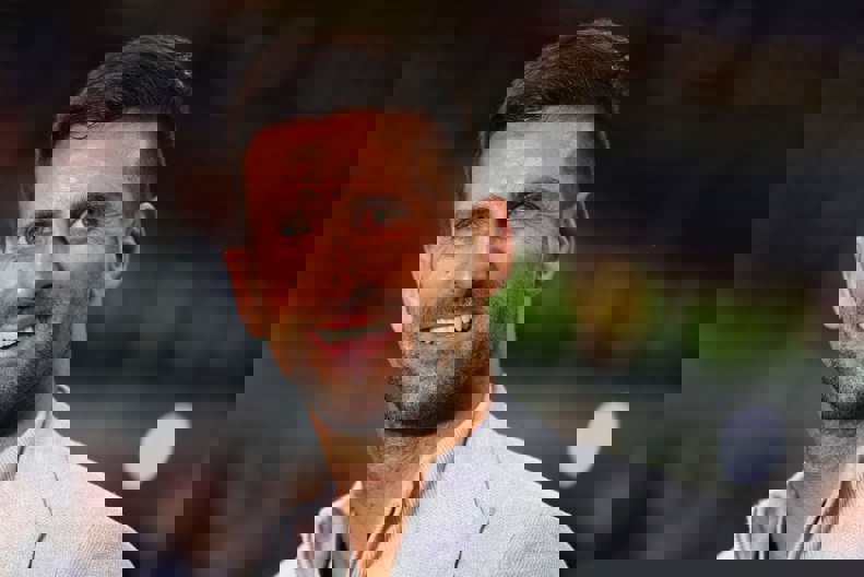 1873685