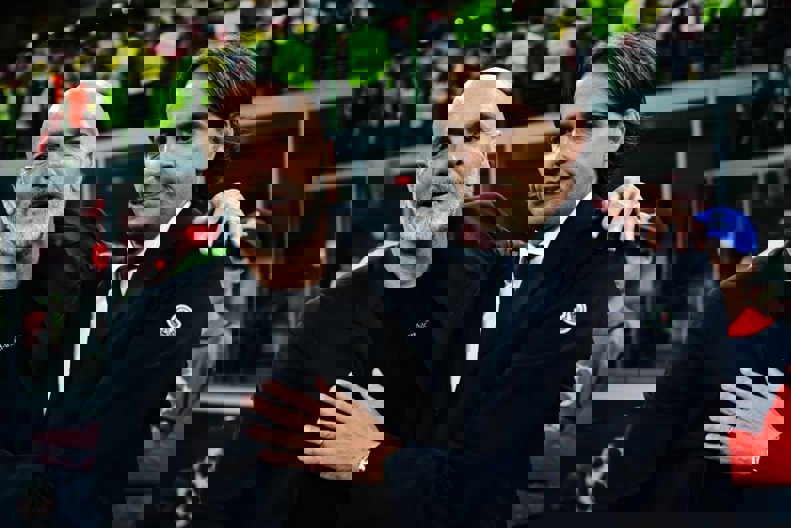1873723