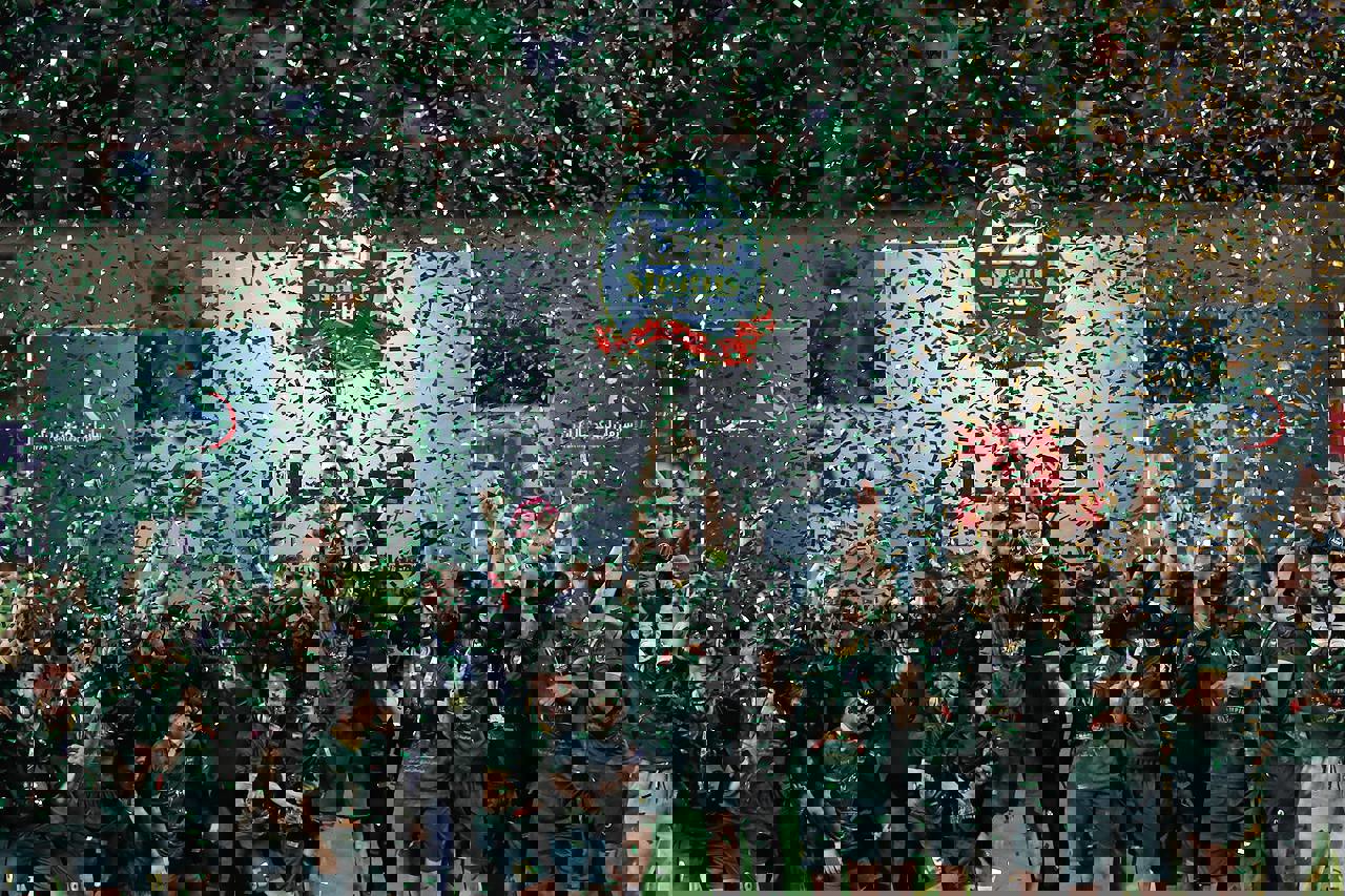 1873677