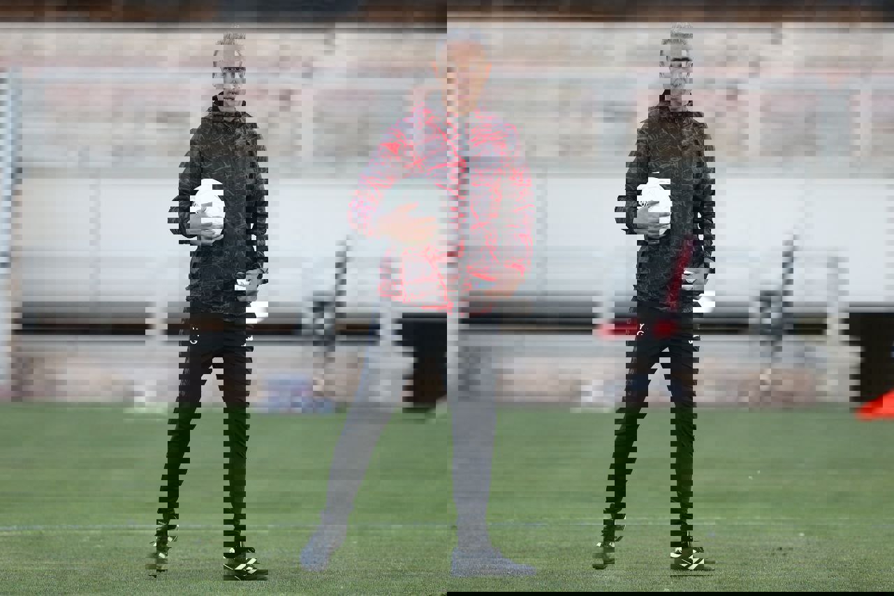 1873416