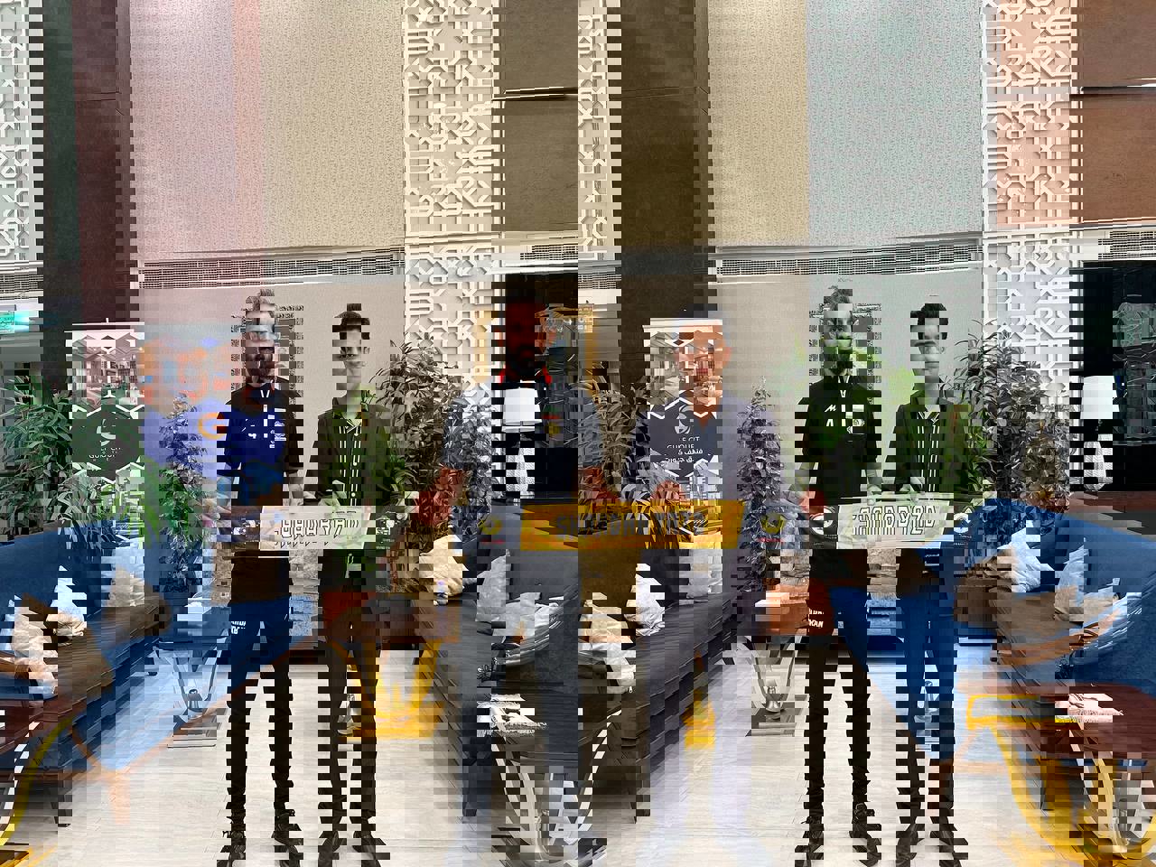 1873398