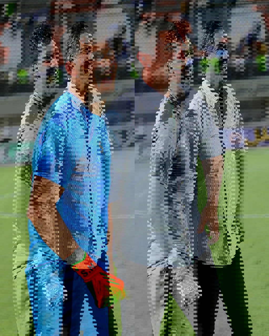 1873498