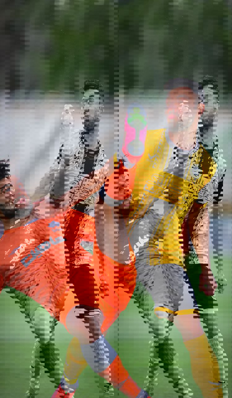 1873643