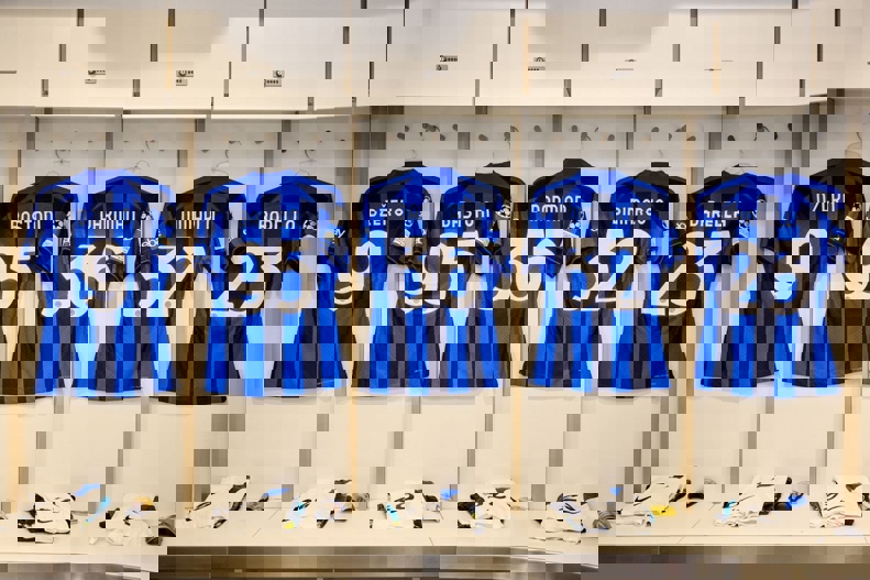 1873653