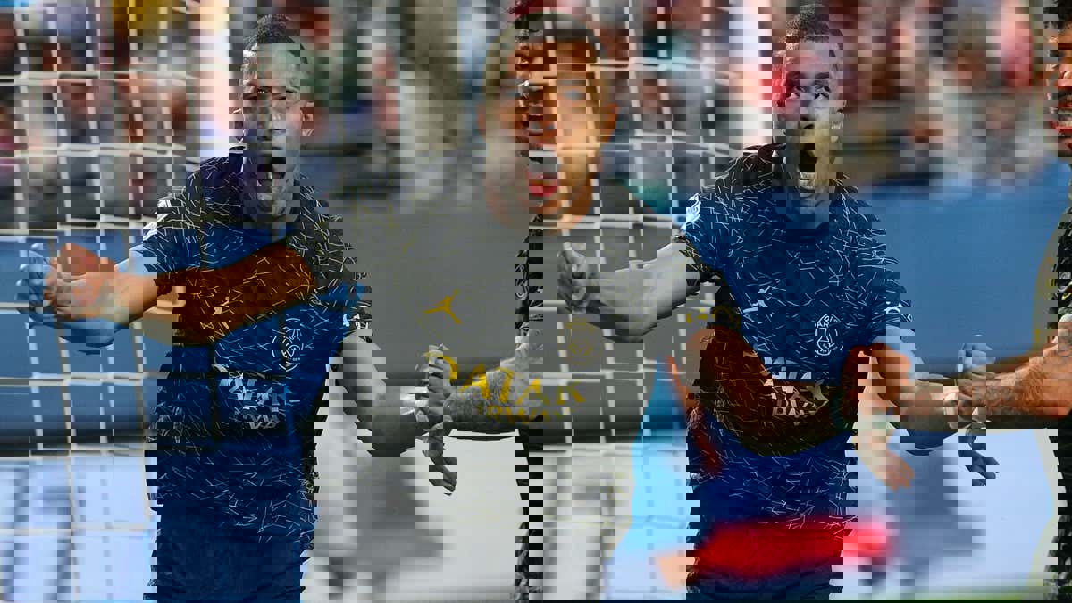 1873650