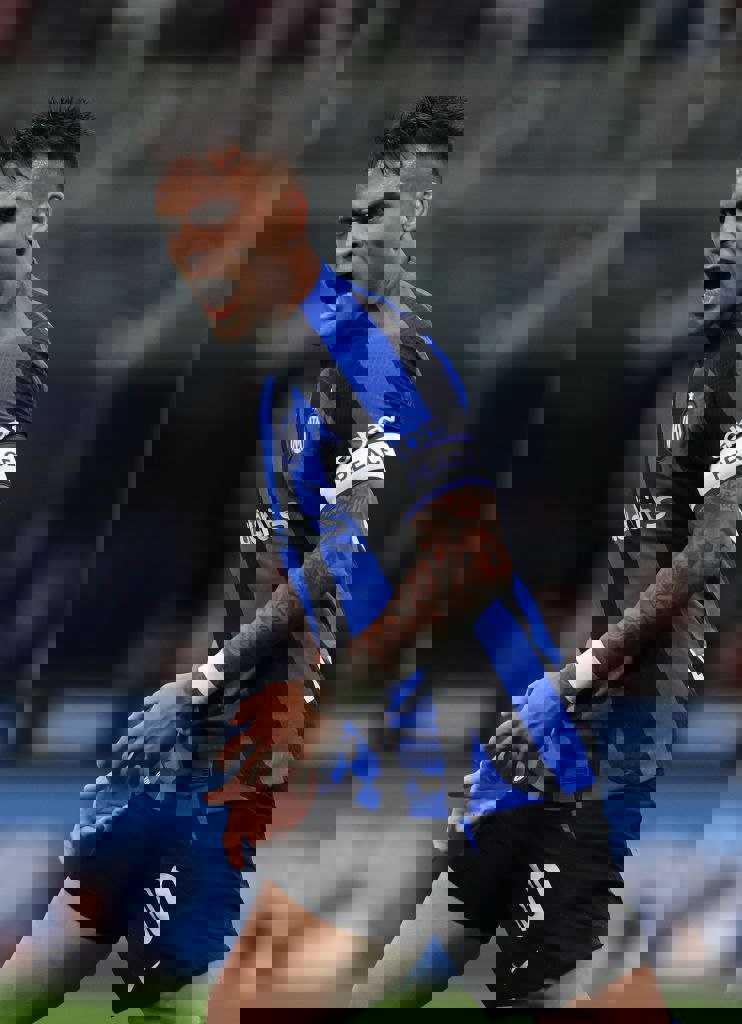 1873652