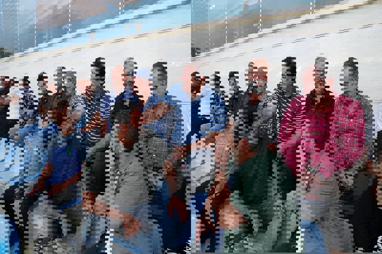 1873853