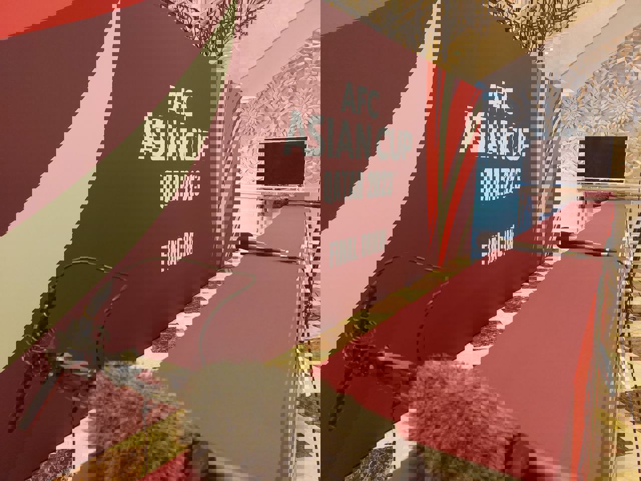 1873916