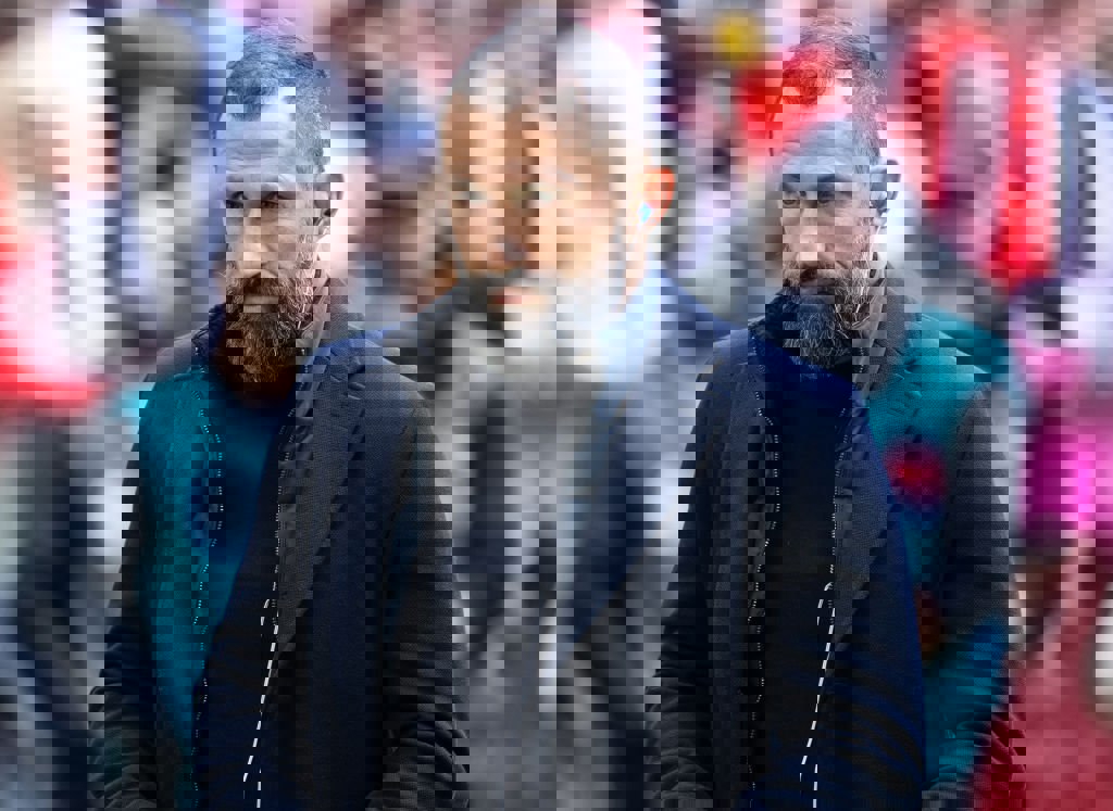 1875128