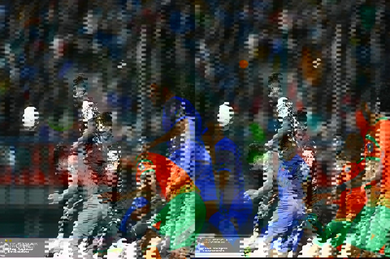 1875284