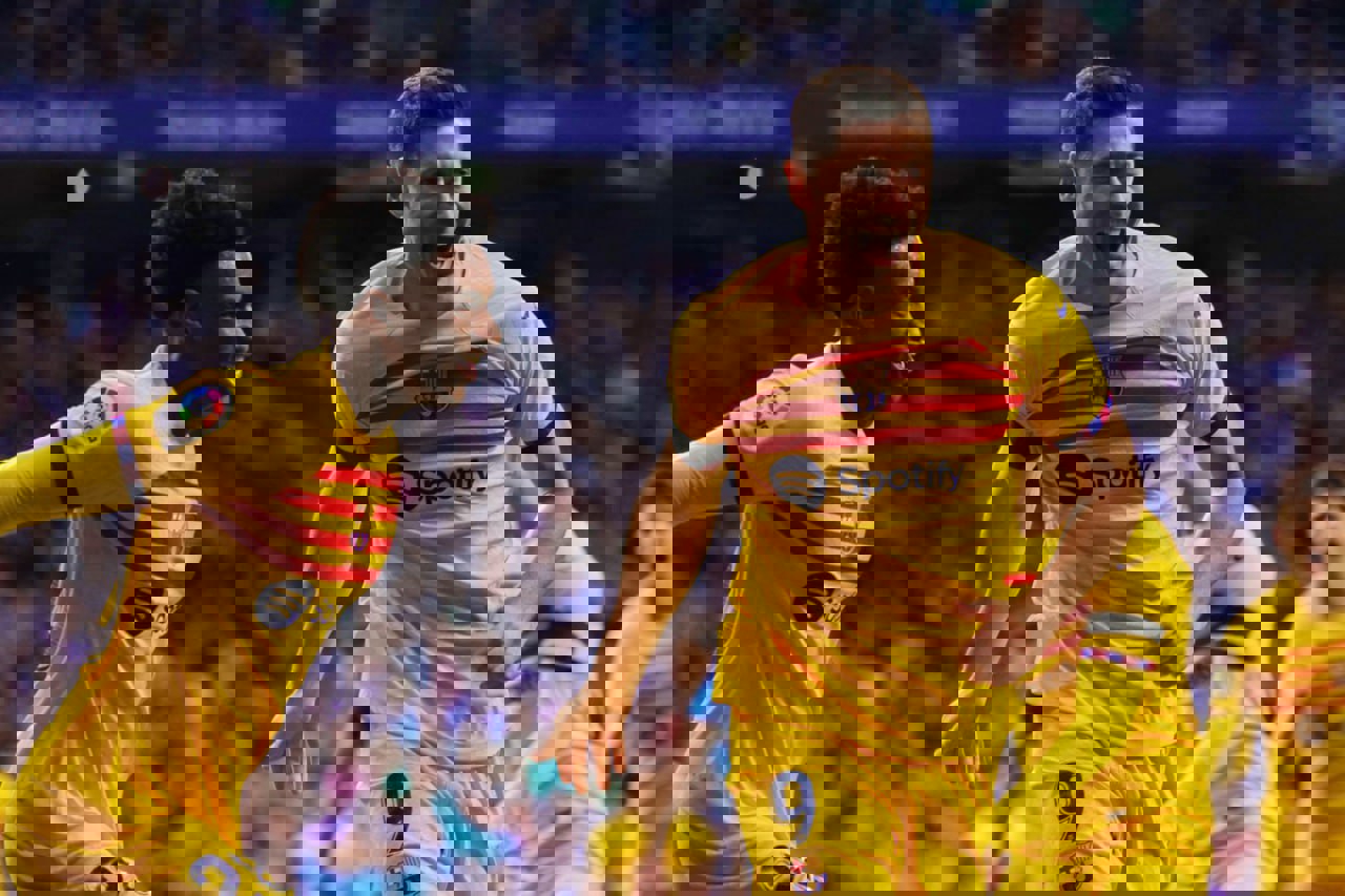 1875443